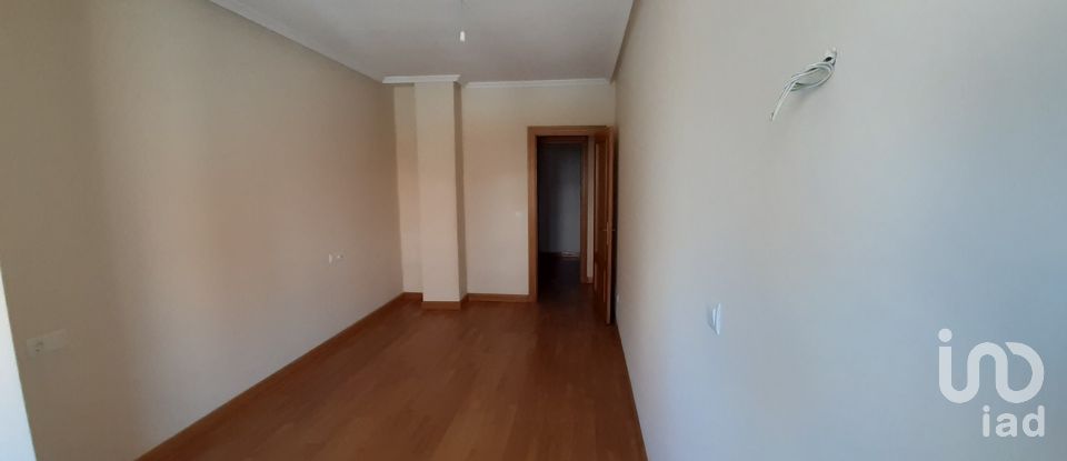 Apartment 2 bedrooms of 98 m² in La Bañeza (24750)