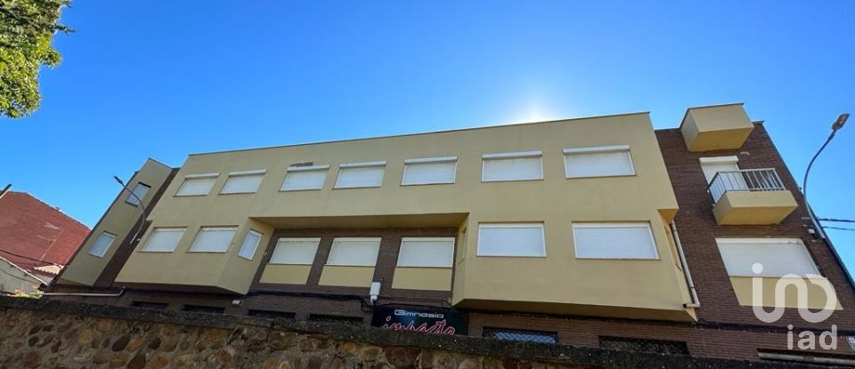 Edificio de 1.174 m² en Carrizo de La Ribera (24270)