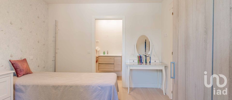 Chalet 6 habitaciones de 234 m² en Madrid (28055)