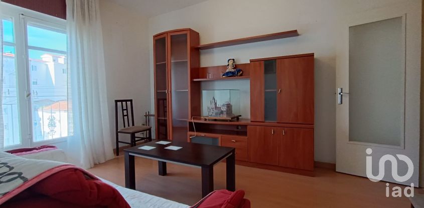 Pis 3 habitacions de 60 m² a Torrelavega (39300)
