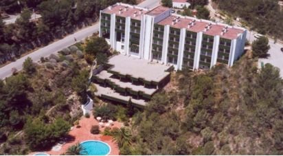 Bâtiment de 5 700 m² à Canyelles (08811)