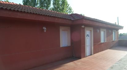Xalet 3 habitacions de 160 m² a Valencia de Don Juan (24200)
