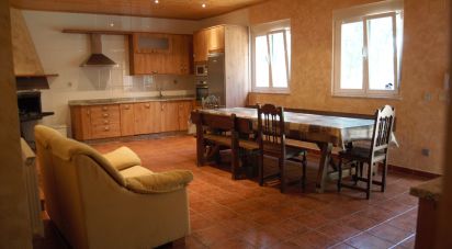 Cottage 3 bedrooms of 160 m² in Valencia de Don Juan (24200)