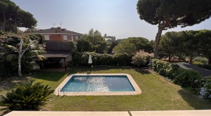 Casa rural 5 habitaciones de 403 m² en Sant Andreu de Llavaneres (08392)