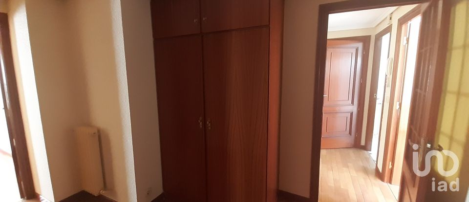 Appartement 2 chambres de 127 m² à La Bañeza (24750)