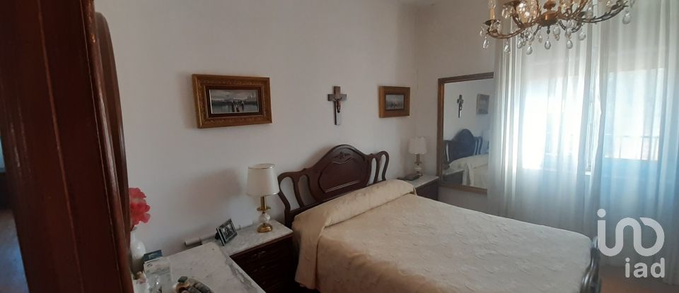 House 10 bedrooms of 400 m² in La Bañeza (24750)