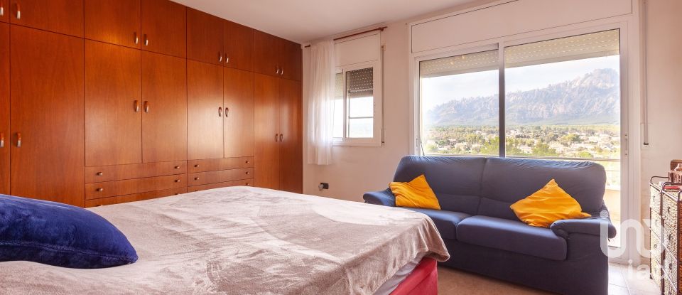 Xalet 4 habitacions de 250 m² a Collbató (08293)
