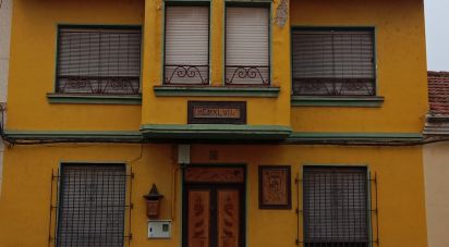 Casa 4 habitaciones de 120 m² en La Bañeza (24750)