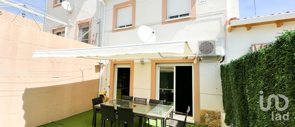 Casa 4 habitaciones de 215 m² en Carabaña (28560)