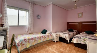 Pis 3 habitacions de 105 m² a Pilar de la Horadada (03190)