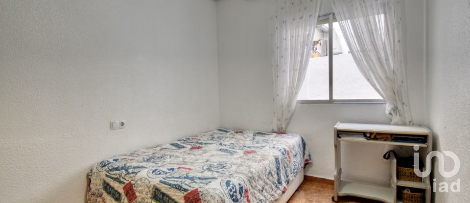 Pis 3 habitacions de 105 m² a Pilar de la Horadada (03190)