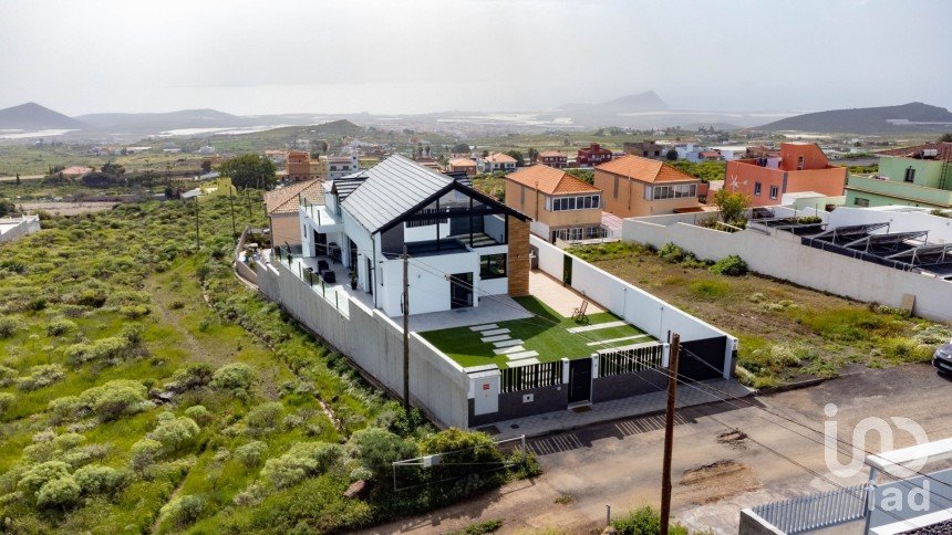 Casa 2 habitaciones de 266 m² en Granadilla (38600)