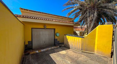 Lodge 6 bedrooms of 548 m² in San Isidro de Abona (38611)