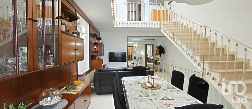 Superfície variada 4 habitacions de 315 m² a Mollerussa (25230)