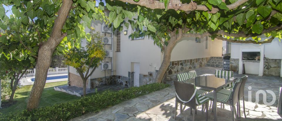 Casa 5 habitaciones de 226 m² en Olivella (08818)