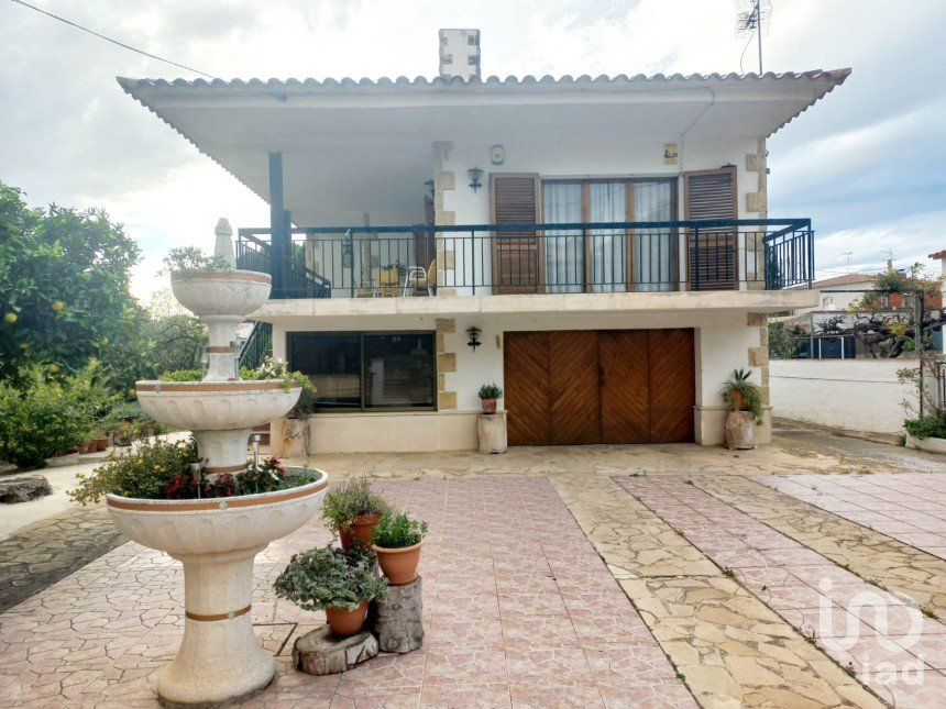 Cottage 4 bedrooms of 335 m² in Banyeres del Penedès (43711)