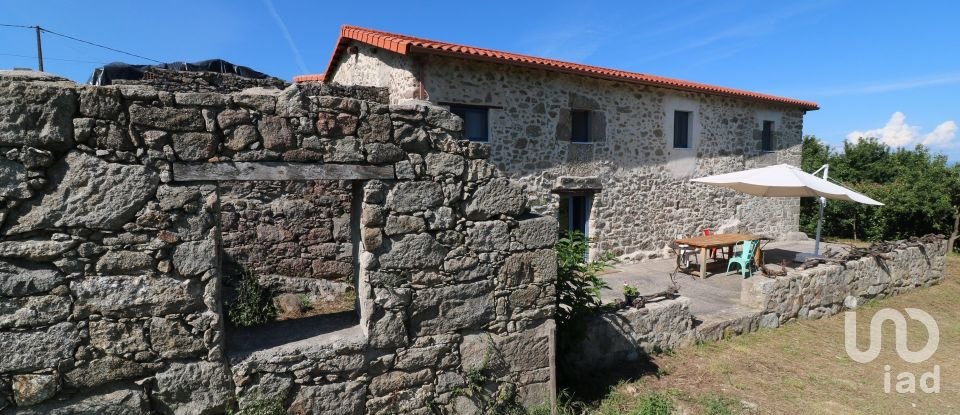 Lodge 3 bedrooms of 274 m² in Cangas (27437)