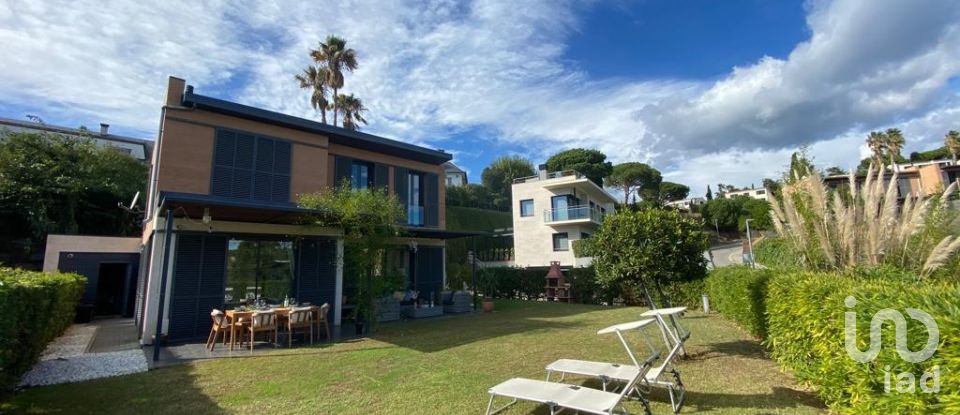 Cottage 4 bedrooms of 244 m² in Sant Vicenç de Montalt (08394)