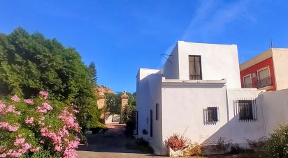 Country house 6 bedrooms of 224 m² in Abriojal (04260)