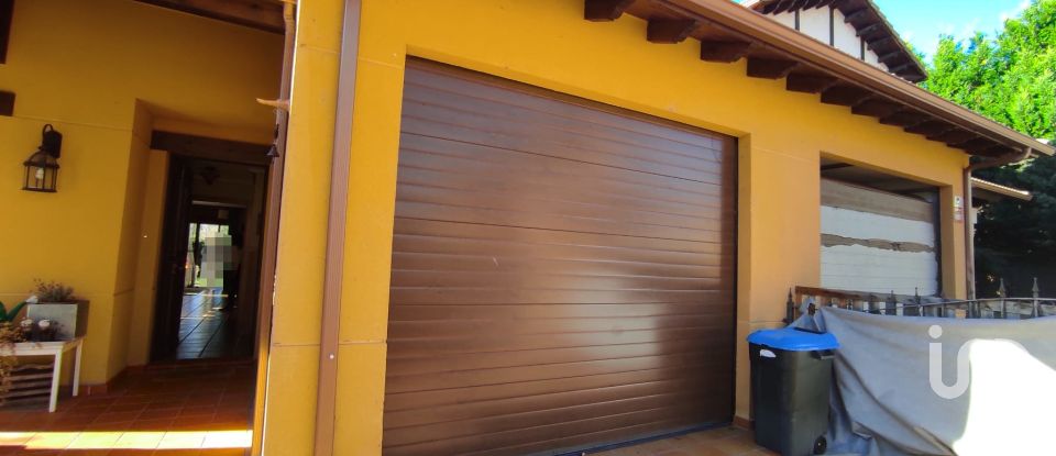 House 4 bedrooms of 228 m² in Carbajal de La Legua (24196)