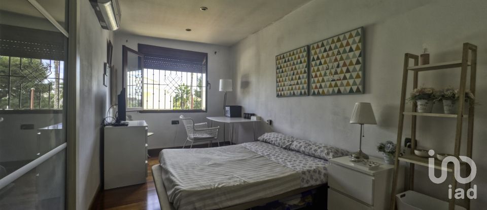 Chalet 8 habitaciones de 500 m² en Torrevieja (03183)