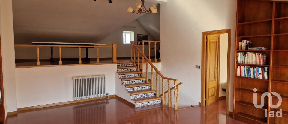 Casa 6 habitaciones de 354 m² en Villares de la Reina (37184)