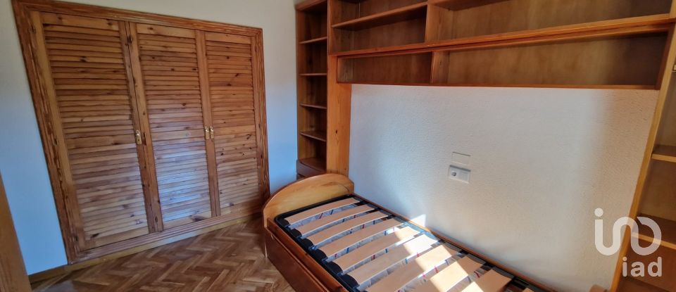 House 6 bedrooms of 354 m² in Villares de la Reina (37184)