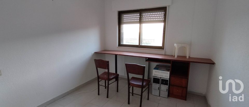 Appartement 3 chambres de 87 m² à Castellanos de Moriscos (37439)