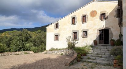 Casa rústica 6 habitaciones de 500 m² en Sant Iscle de Vallalta (08359)