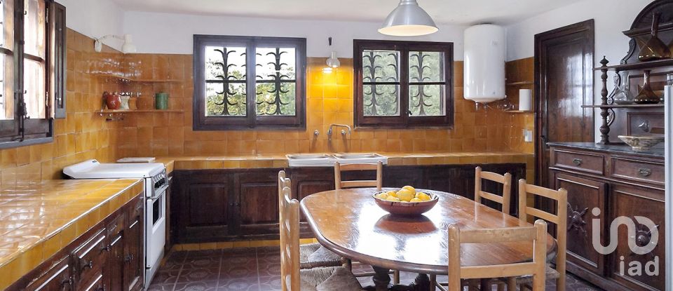 Casa de campo 6 habitaciones de 500 m² en Sant Iscle de Vallalta (08359)