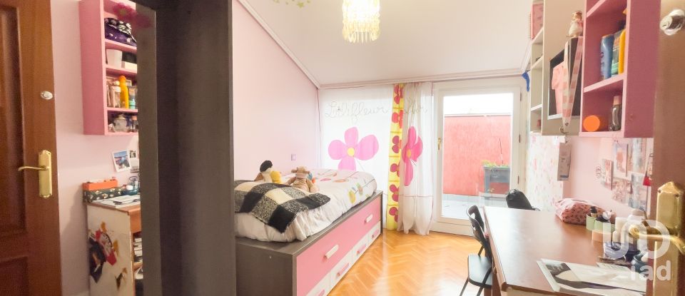 Duplex 3 bedrooms of 112 m² in Irun (20305)