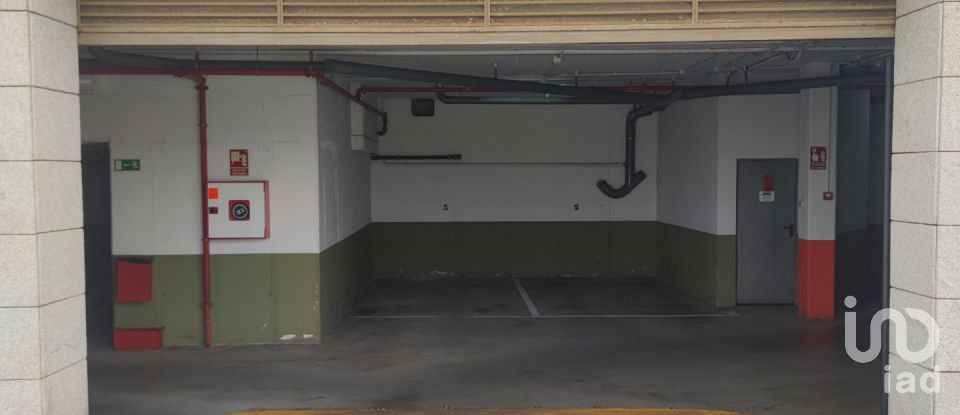 Parking/garage/box de 10 m² à Perillo (15172)