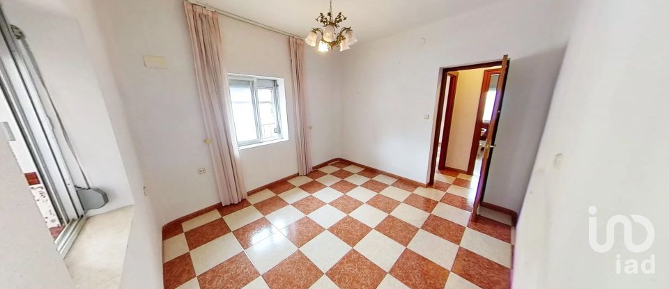 Casa 3 habitacions de 218 m² a Granada (18015)