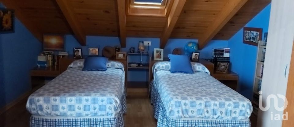 House 4 bedrooms of 325 m² in Aldea de La Valdoncina (24391)