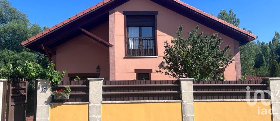 Casa 4 habitacions de 325 m² a Aldea de La Valdoncina (24391)
