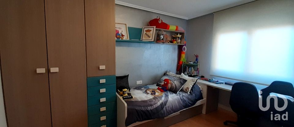 Pis 3 habitacions de 112 m² a La Bañeza (24750)