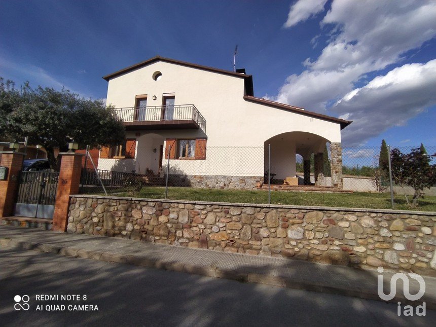 Casa 4 habitacions de 202 m² a Santa Eulalia de Ronçana (08187)