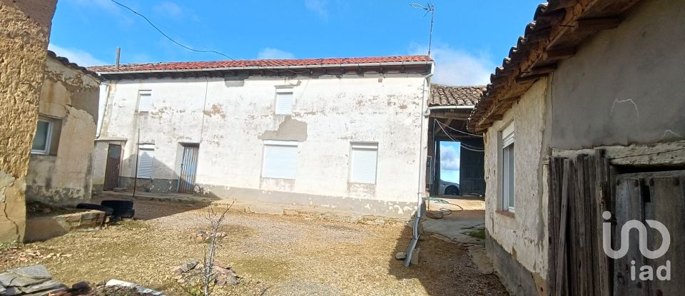 Casa 3 habitaciones de 350 m² en Villalebrin (24326)