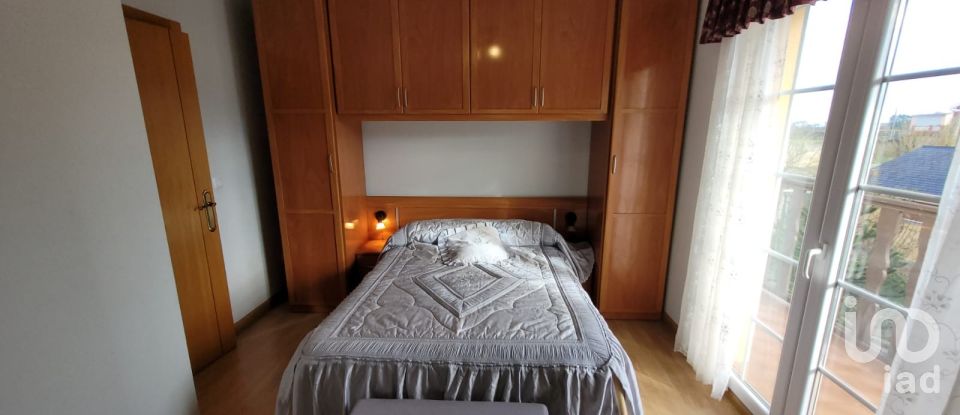 Lodge 4 bedrooms of 223 m² in A Devesa (27796)