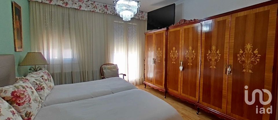 Appartement 5 chambres de 213 m² à Balaguer (25600)