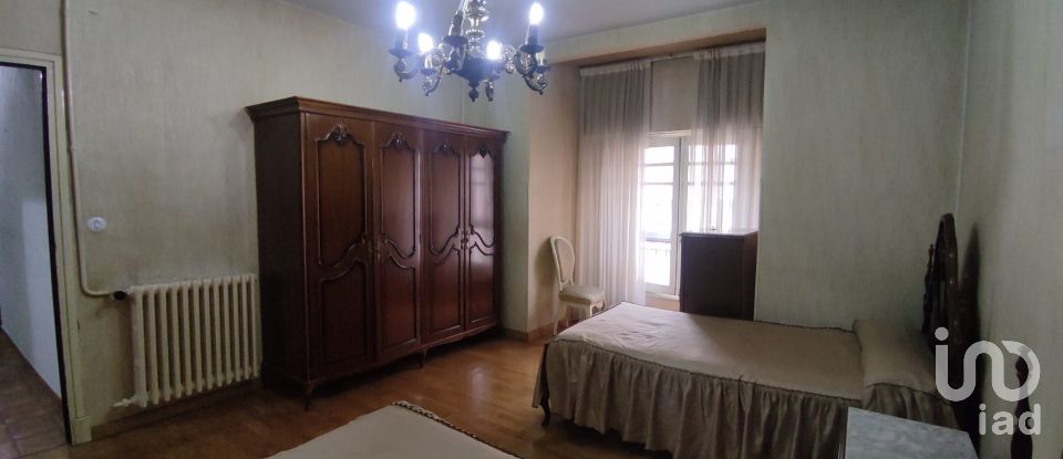 Appartement 4 chambres de 138 m² à León (24008)