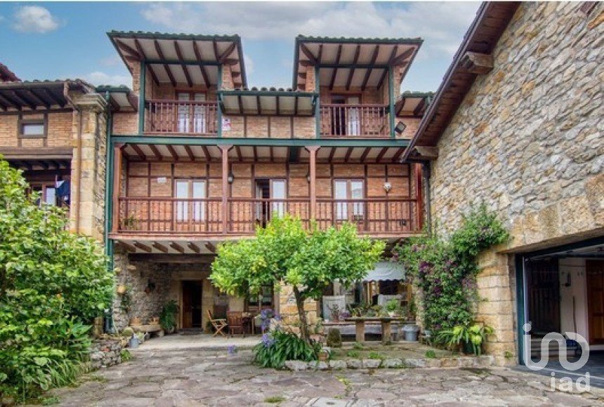 Casa tradicional 5 habitacions de 500 m² a Oreña (39525)