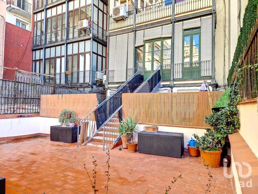 Pis 3 habitacions de 164 m² a Barcelona (08010)
