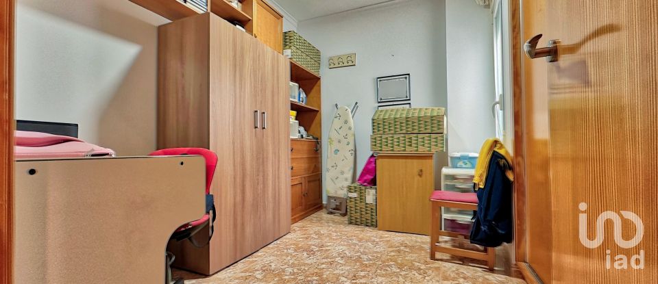 Casa 4 habitacions de 247 m² a Oliva (46780)