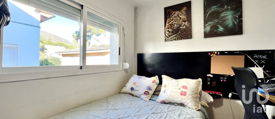 Xalet 4 habitacions de 103 m² a Castelldefels (08860)