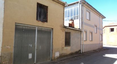 House 3 bedrooms of 563 m² in Nistal (24395)