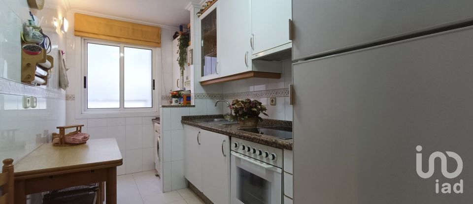 Apartment 1 bedroom of 56 m² in A Coruña (15009)