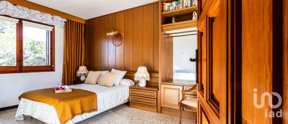 House 4 bedrooms of 378 m² in La Roca del Vallès (08430)