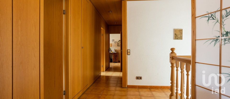 Casa 5 habitacions de 352 m² a Alella (08328)