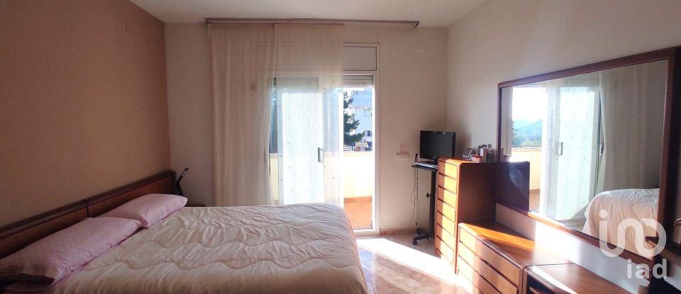Gîte 4 chambres de 256 m² à El Vendrell (43700)